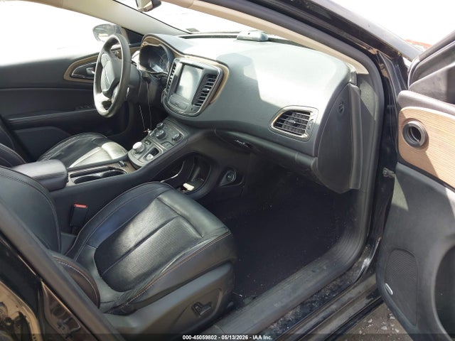 Chrysler 200 C 2015 1C3CCCEG3FN610468 Image 5