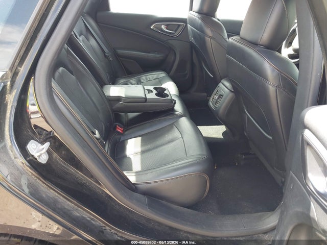 Chrysler 200 C 2015 1C3CCCEG3FN610468 Image 8