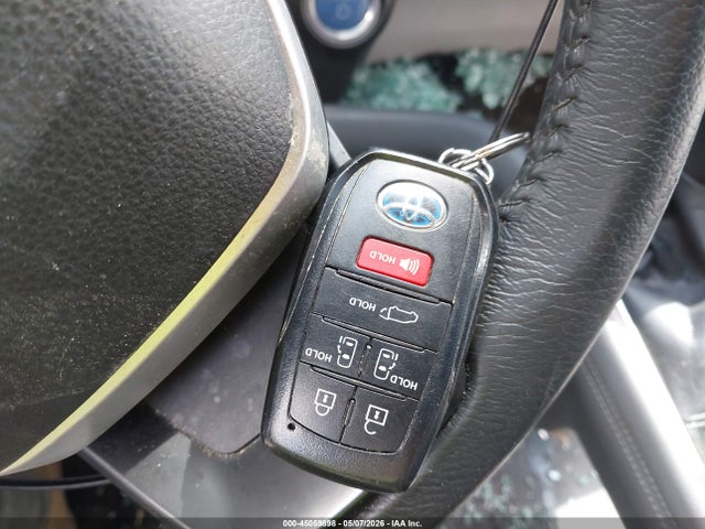 45059898 :رقم المزاد ، 5TDYSKFC5NS064145 vin ، 2022 Toyota Sienna Xle مزاد بيع