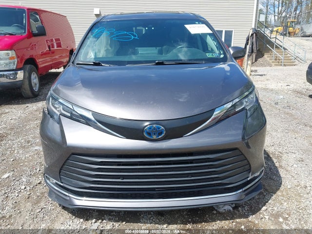 45059898 :رقم المزاد ، 5TDYSKFC5NS064145 vin ، 2022 Toyota Sienna Xle مزاد بيع