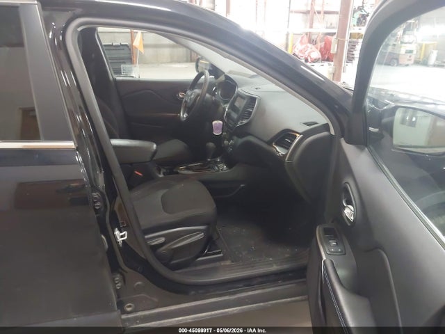 2019 Jeep Cherokee Latitude 4x4 მანქანა იყიდება აუქციონზე, vin: 1C4PJMCB2KD440362, აუქციონის ნომერი: 45059917