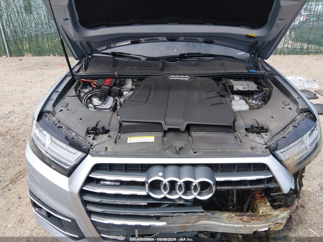 Audi Q7 3.0t Premium 2018 WA1VAAF72JD040730 Image 10