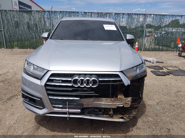 Audi Q7 3.0t Premium 2018 WA1VAAF72JD040730 Image 12