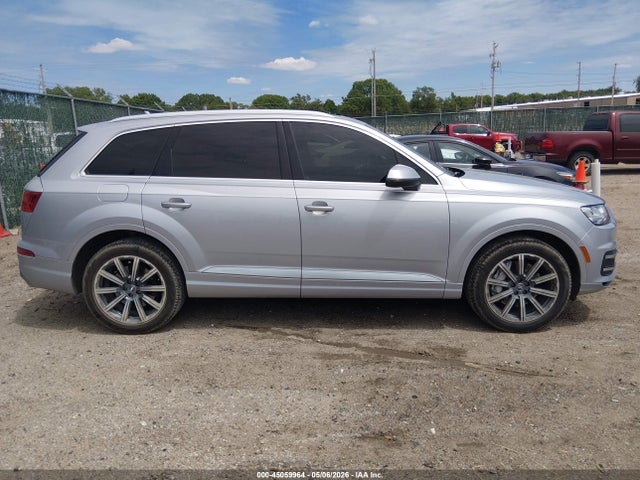 Audi Q7 3.0t Premium 2018 WA1VAAF72JD040730 Image 13
