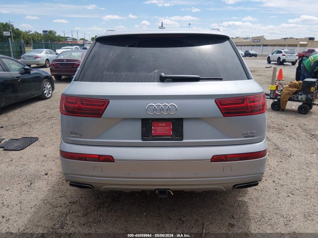 Audi Q7 3.0t Premium 2018 WA1VAAF72JD040730 Image 16