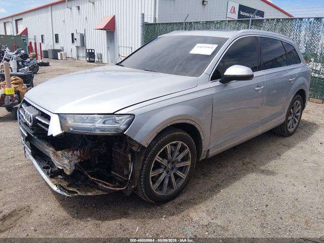 Audi Q7 3.0t Premium 2018 WA1VAAF72JD040730 Image 2