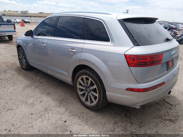 Audi Q7 3.0t Premium 2018 WA1VAAF72JD040730 Image 3