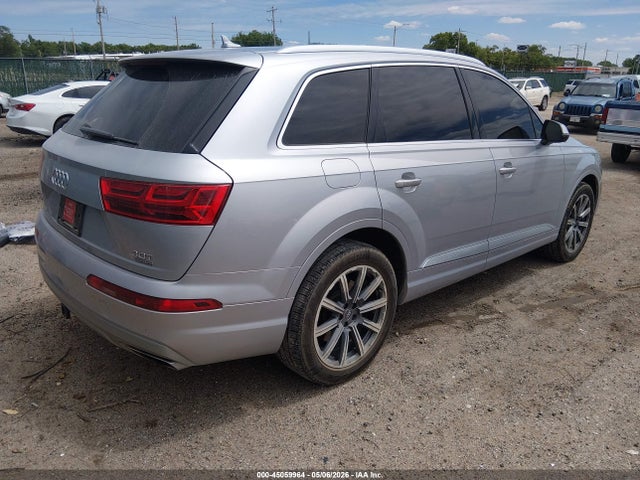 Audi Q7 3.0t Premium 2018 WA1VAAF72JD040730 Image 4