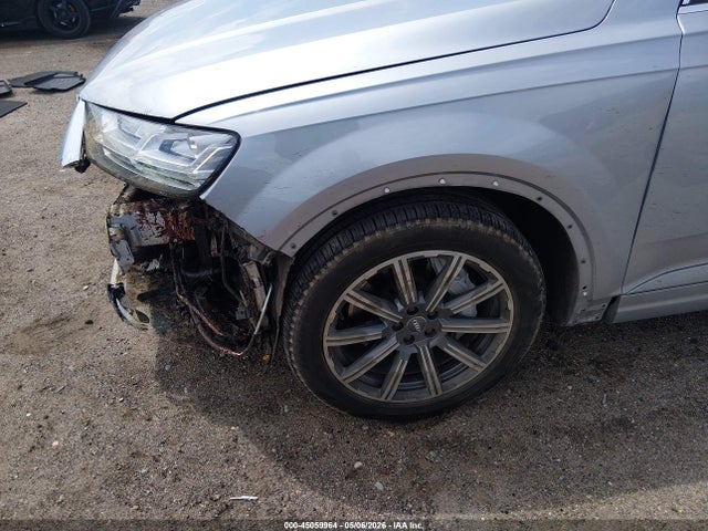 Audi Q7 3.0t Premium 2018 WA1VAAF72JD040730 Image 6