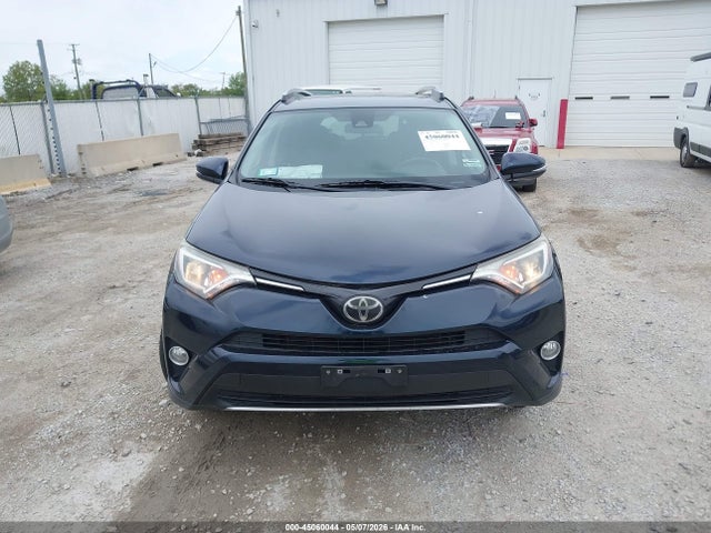 2017 Toyota Rav4 Xle მანქანა იყიდება აუქციონზე, vin: JTMRFREV0HJ713968, აუქციონის ნომერი: 45060044
