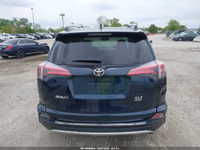 2017 Toyota Rav4 Xle მანქანა იყიდება აუქციონზე, vin: JTMRFREV0HJ713968, აუქციონის ნომერი: 45060044