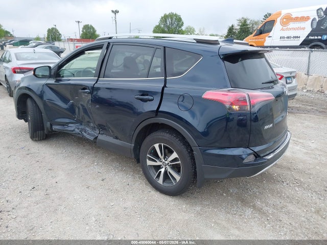 2017 Toyota Rav4 Xle მანქანა იყიდება აუქციონზე, vin: JTMRFREV0HJ713968, აუქციონის ნომერი: 45060044