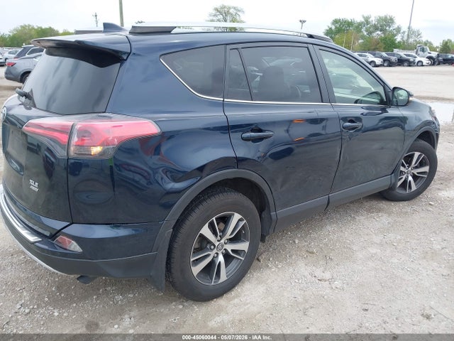 2017 Toyota Rav4 Xle მანქანა იყიდება აუქციონზე, vin: JTMRFREV0HJ713968, აუქციონის ნომერი: 45060044