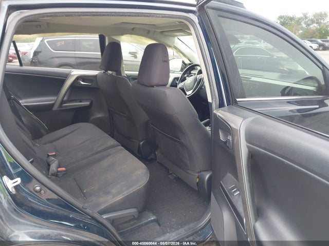 2017 Toyota Rav4 Xle მანქანა იყიდება აუქციონზე, vin: JTMRFREV0HJ713968, აუქციონის ნომერი: 45060044