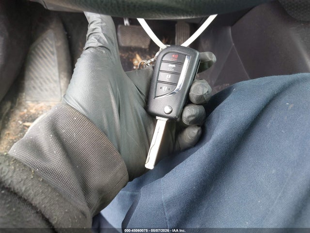 45060075 :رقم المزاد ، 5YFEPMAE3MP196367 vin ، 2021 Toyota Corolla Le مزاد بيع