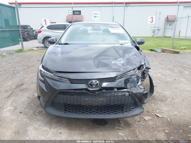 45060075 :رقم المزاد ، 5YFEPMAE3MP196367 vin ، 2021 Toyota Corolla Le مزاد بيع