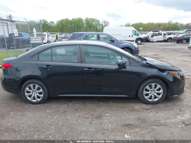 45060075 :رقم المزاد ، 5YFEPMAE3MP196367 vin ، 2021 Toyota Corolla Le مزاد بيع