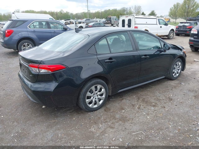 45060075 :رقم المزاد ، 5YFEPMAE3MP196367 vin ، 2021 Toyota Corolla Le مزاد بيع