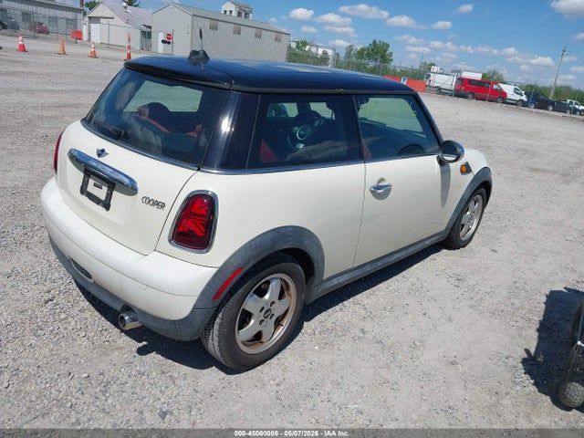2008 Mini Cooper მანქანა იყიდება აუქციონზე, vin: WMWMF33508TU65409, აუქციონის ნომერი: 45060086