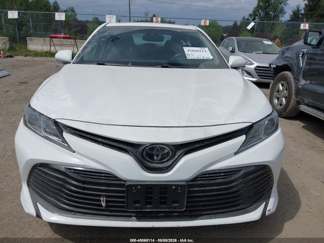 Продажа на аукционе авто 2018 Toyota Camry Le, vin: 4T1B11HK3JU632756, номер лота: 45060114