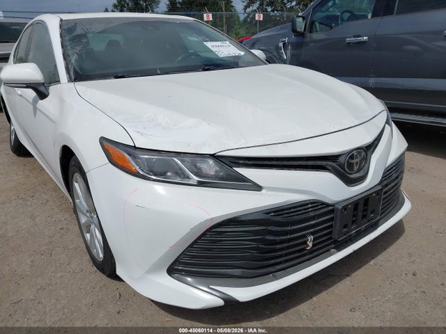 Продажа на аукционе авто 2018 Toyota Camry Le, vin: 4T1B11HK3JU632756, номер лота: 45060114