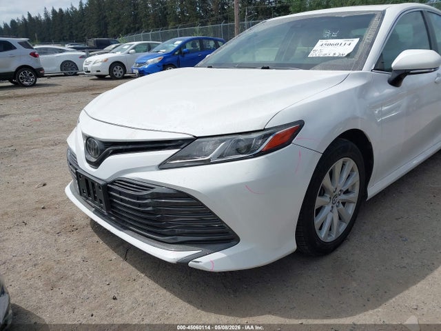 Продажа на аукционе авто 2018 Toyota Camry Le, vin: 4T1B11HK3JU632756, номер лота: 45060114