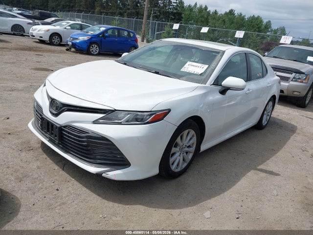 Продажа на аукционе авто 2018 Toyota Camry Le, vin: 4T1B11HK3JU632756, номер лота: 45060114