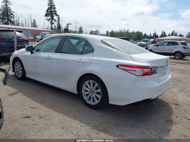Продажа на аукционе авто 2018 Toyota Camry Le, vin: 4T1B11HK3JU632756, номер лота: 45060114