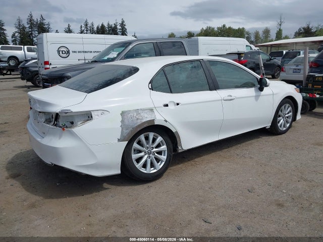 Продажа на аукционе авто 2018 Toyota Camry Le, vin: 4T1B11HK3JU632756, номер лота: 45060114