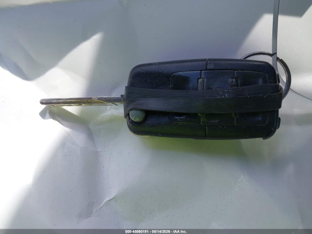 45060191 :رقم المزاد ، 3VWCM31Y25M367975 vin ، 2005 Volkswagen New Beetle Gls مزاد بيع