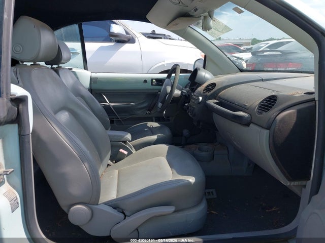 45060191 :رقم المزاد ، 3VWCM31Y25M367975 vin ، 2005 Volkswagen New Beetle Gls مزاد بيع
