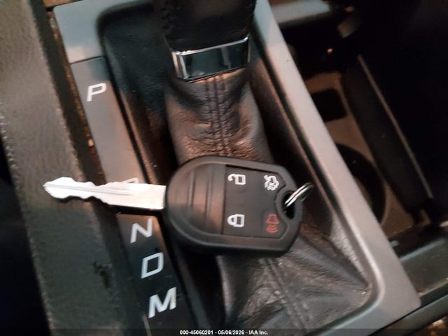 45060201 :رقم المزاد ، 1FAHP2EW3BG154323 vin ، 2011 Ford Taurus Sel مزاد بيع