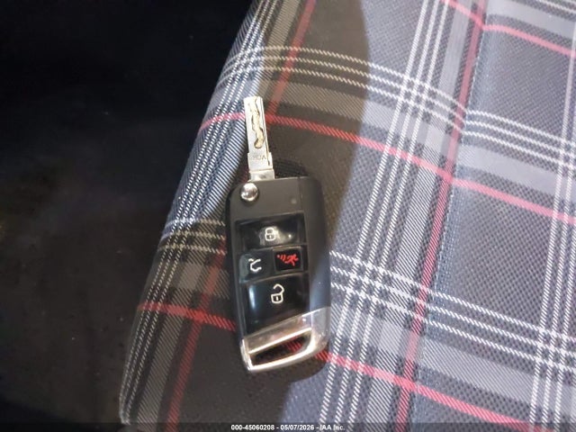 45060208 :رقم المزاد ، 3VW5T7AU1HM008721 vin ، 2017 Volkswagen Golf Gti S 4-door مزاد بيع