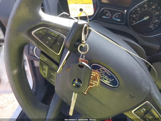45060213 :رقم المزاد ، 1FMCU0GD4HUE94339 vin ، 2017 Ford Escape Se مزاد بيع