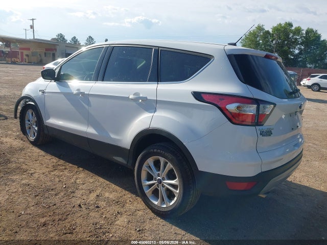 45060213 :رقم المزاد ، 1FMCU0GD4HUE94339 vin ، 2017 Ford Escape Se مزاد بيع