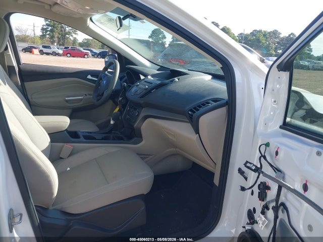 45060213 :رقم المزاد ، 1FMCU0GD4HUE94339 vin ، 2017 Ford Escape Se مزاد بيع