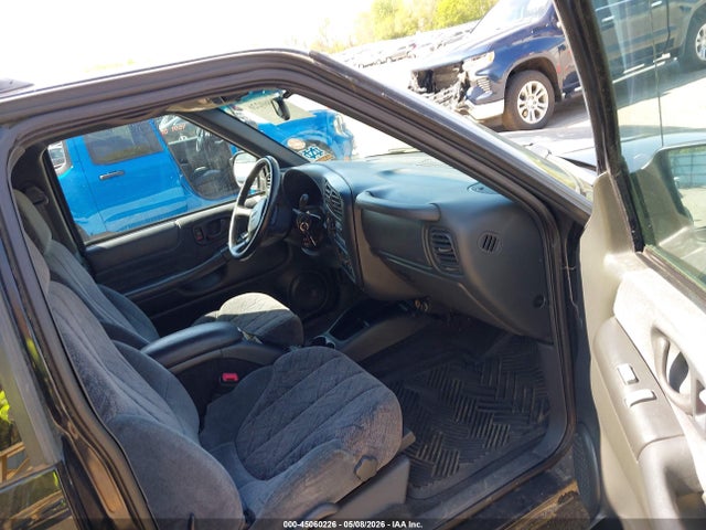 Продажа на аукционе авто 2000 Gmc Jimmy Sls Convenience, vin: 1GKCT18W2YK276719, номер лота: 45060226