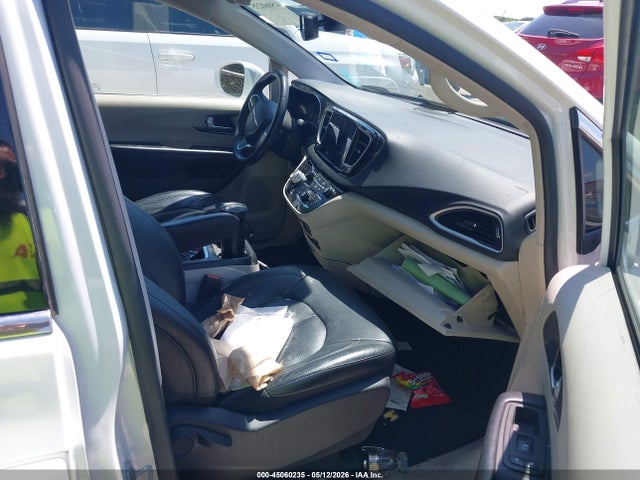 45060235 :رقم المزاد ، 2C4RC1BG9NR158428 vin ، 2022 Chrysler Pacifica Touring L مزاد بيع