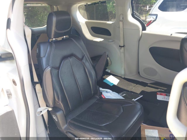 45060235 :رقم المزاد ، 2C4RC1BG9NR158428 vin ، 2022 Chrysler Pacifica Touring L مزاد بيع