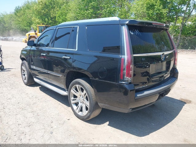 Продажа на аукционе авто 2015 Cadillac Escalade Luxury, vin: 1GYS4BKJ4FR210548, номер лота: 45060251