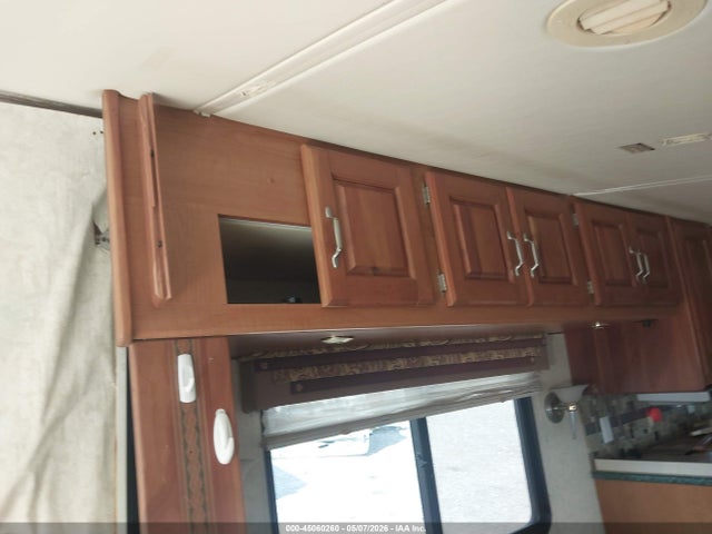 45060260 :رقم المزاد ، 1RF42464632024754 vin ، 2003 Roadmaster Rail Monocoque مزاد بيع