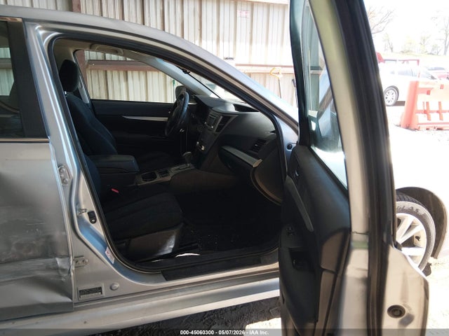 Продаж на аукціоні авто 2014 Subaru Legacy 2.5i Premium, vin: 4S3BMCC61E3002473, номер лоту: 45060300