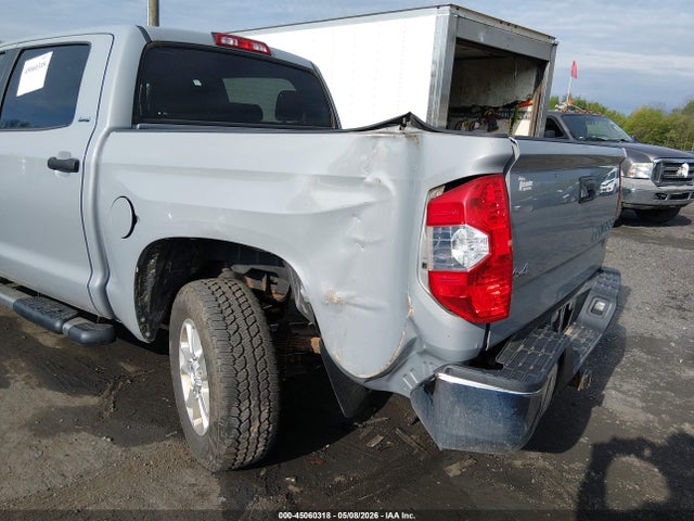 Aukcja sprzedaży 2018 Toyota Tundra Sr5 5.7l V8, vin: 5TFDY5F18JX739262, numer aukcji: 45060318