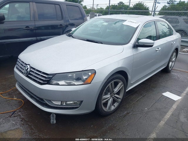 Aukcja sprzedaży 2015 Volkswagen Passat 2.0l Tdi Sel Premium, vin: 1VWCV7A32FC014955, numer aukcji: 45060317