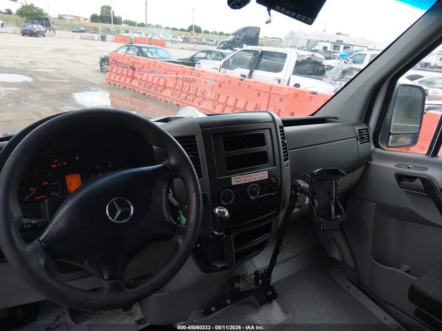 45060333 :رقم المزاد ، WD3PE8DDXGP247260 vin ، 2016 Mercedes-benz Sprinter 2500 High  Roof مزاد بيع