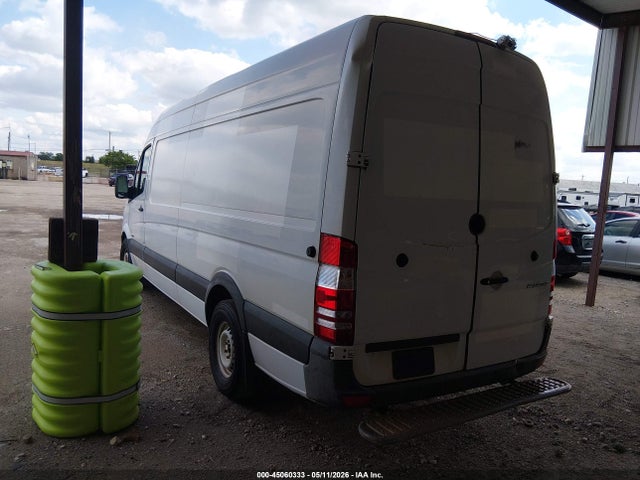 45060333 :رقم المزاد ، WD3PE8DDXGP247260 vin ، 2016 Mercedes-benz Sprinter 2500 High  Roof مزاد بيع