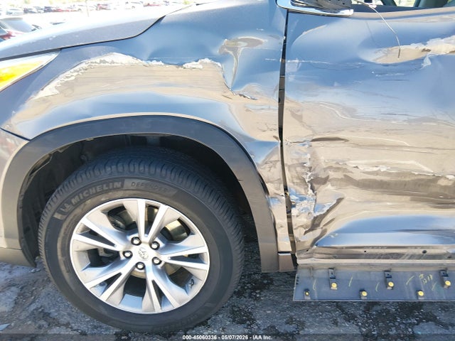 2015 Toyota Highlander Xle V6 მანქანა იყიდება აუქციონზე, vin: 5TDKKRFH5FS063699, აუქციონის ნომერი: 45060336
