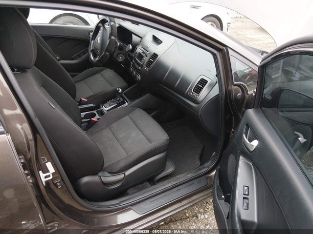 45060339 :رقم المزاد ، 3KPFK4A73HE144099 vin ، 2017 Kia Forte Lx مزاد بيع