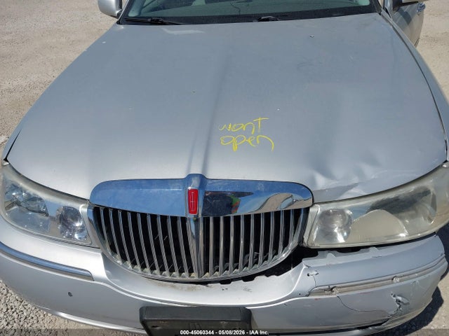 Aukcja sprzedaży 1998 Lincoln Town Car Executive, vin: 1LNFM81W6WY689130, numer aukcji: 45060344