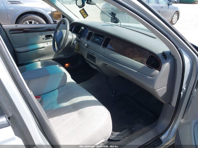 Aukcja sprzedaży 1998 Lincoln Town Car Executive, vin: 1LNFM81W6WY689130, numer aukcji: 45060344